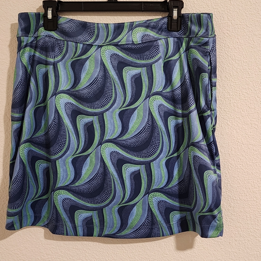 Greg Norman women's L skort and XL golf shirt MATCHING SET. Item 081224XX - Picture 10 of 12